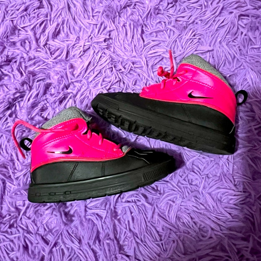 Nike ACG boots